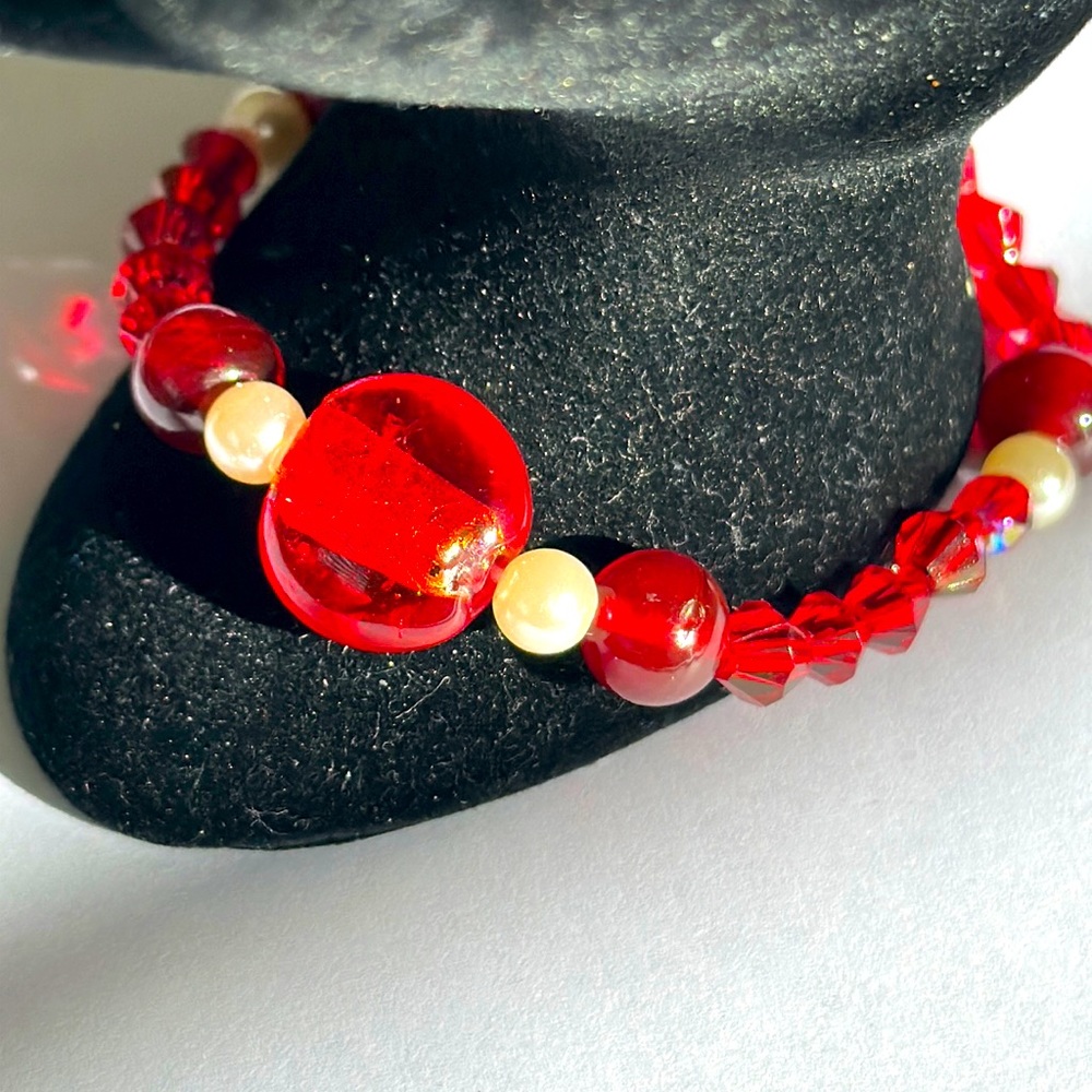 New Handmade Ladies Red & White Beaded Stretch Bracelet